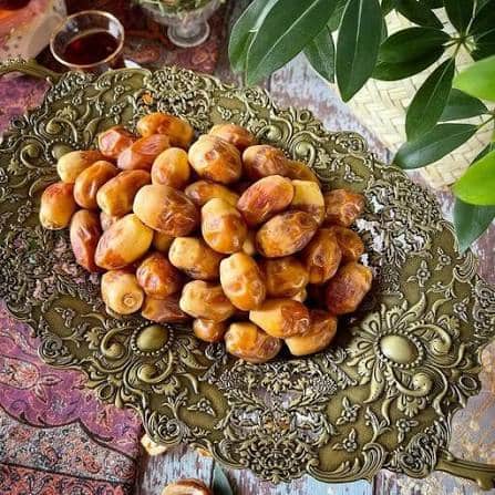 تصویر 4 از خرما زاهدی زرد خوش خوراک با دانه های درشت و ظاهر طبیعی